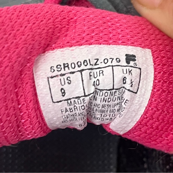 FILA DLS Circuit Sneaker Metallic Silver Hot Pink Women’s Size 9 - Picture 10 of 15